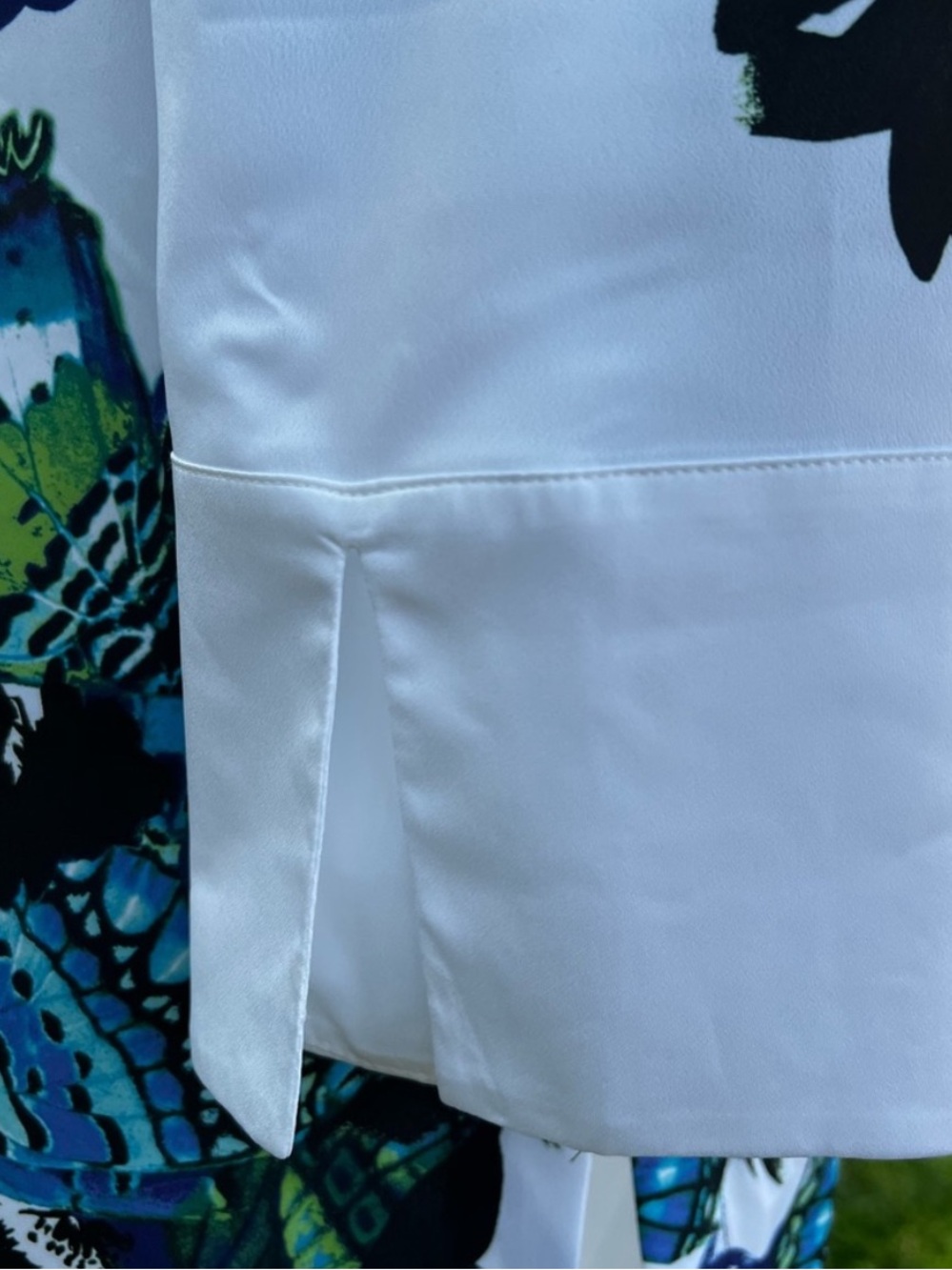 Chico’s Printed Tunic - Rainforest Butterfly Print Top -Seafaring Blue - Picture 5 of 7